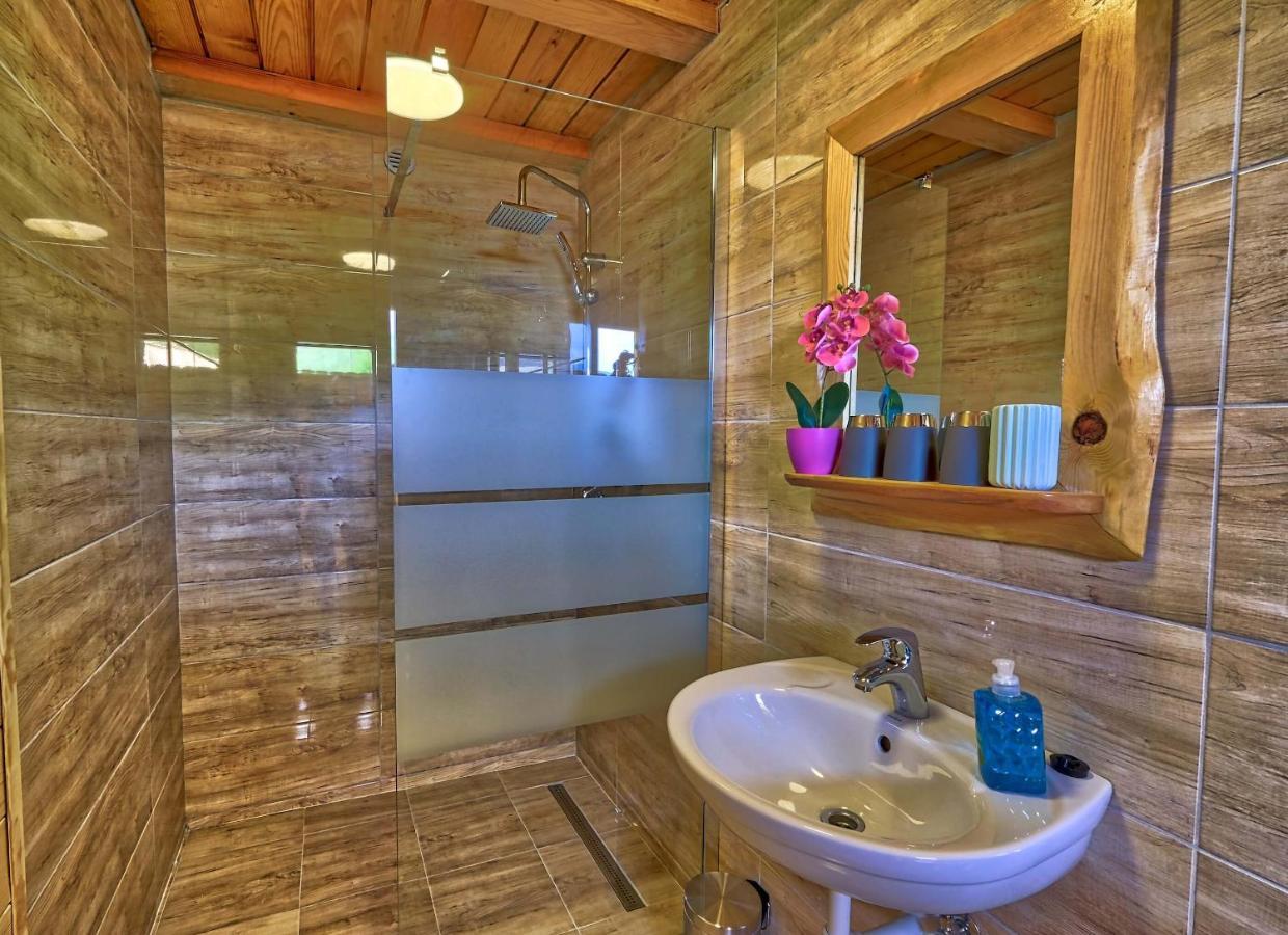 Glamping Brodej Hotel Vitanje Екстериор снимка